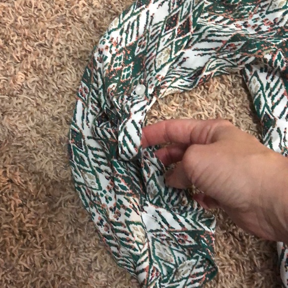 Fun 2 Fun Abstract pattern blouse Teal Size M - Picture 3 of 3